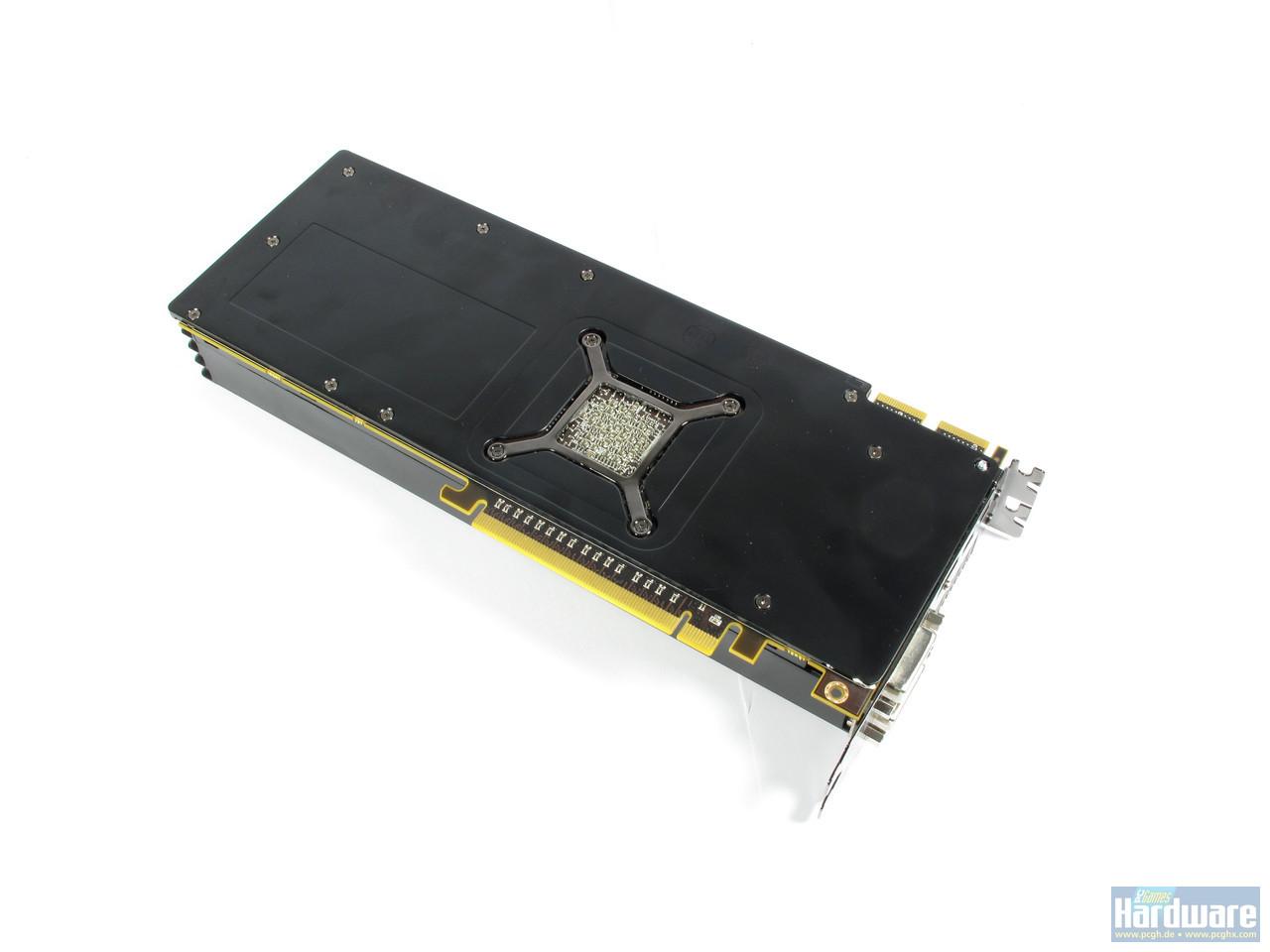 [14/12/2010] AMD Radeon HD 6970 (4)