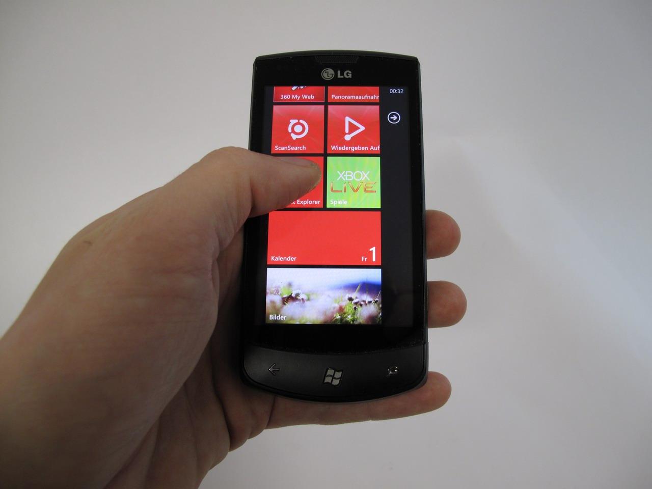 [16/12/2010] Windows Phone 7 bindet Live-Features ins Smartphone ein. Außerdem liefert das Touchpad Know-How für kommende Windows-Versionen. (10)