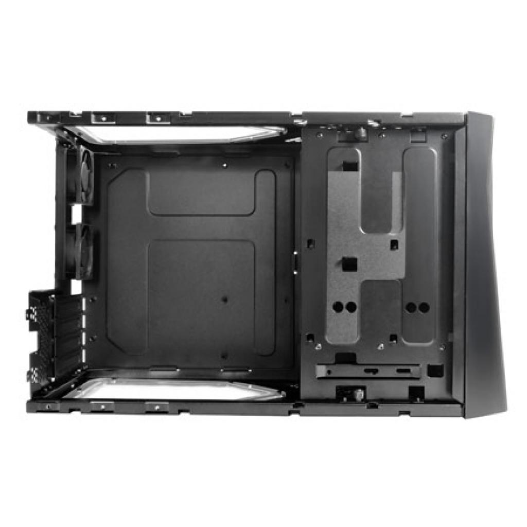 [07/12/2010] Thermaltake Armor A30: Kompaktes Gehäuse für Gamer (4)