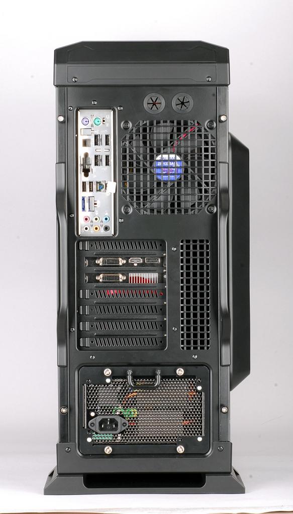 [15/12/2010] Zalman GS1200: Neuer Full-Tower mit USB 3.0 und zwei 200-mm-Lüftern (3)