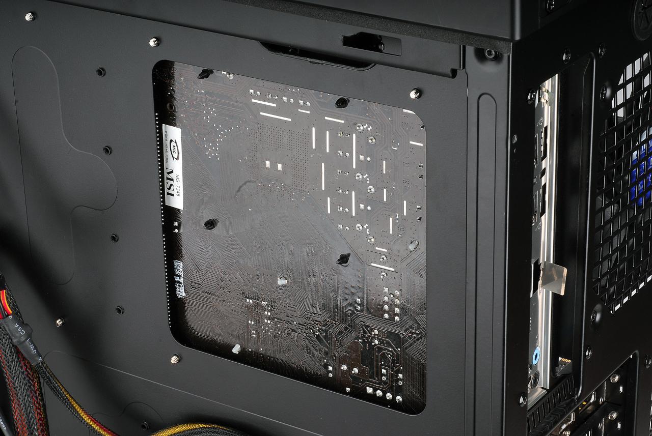 [15/12/2010] Zalman GS1200: Neuer Full-Tower mit USB 3.0 und zwei 200-mm-Lüftern (9)