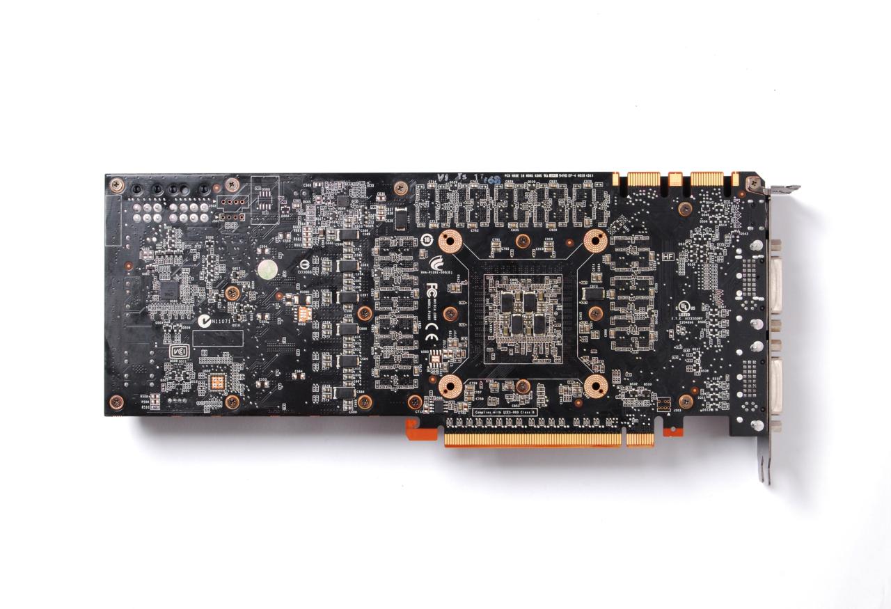 [20/12/2010] Zotac Geforce GTX 570 AMP: Werksübertaktete GTX 570 im Referenzdesign (3)