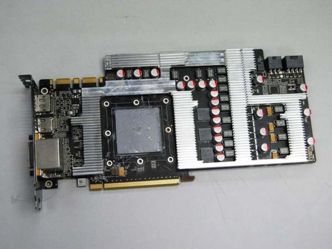 [17/12/2010] Nvidia Geforce GTX 580: Fotos eines Eigendesign-Prototyp von Zotac aufgetaucht