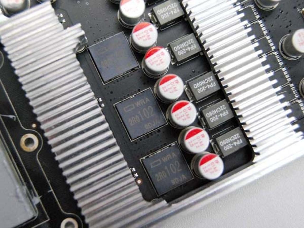 [17/12/2010] Nvidia Geforce GTX 580: Fotos eines Eigendesign-Prototyp von Zotac aufgetaucht (3)