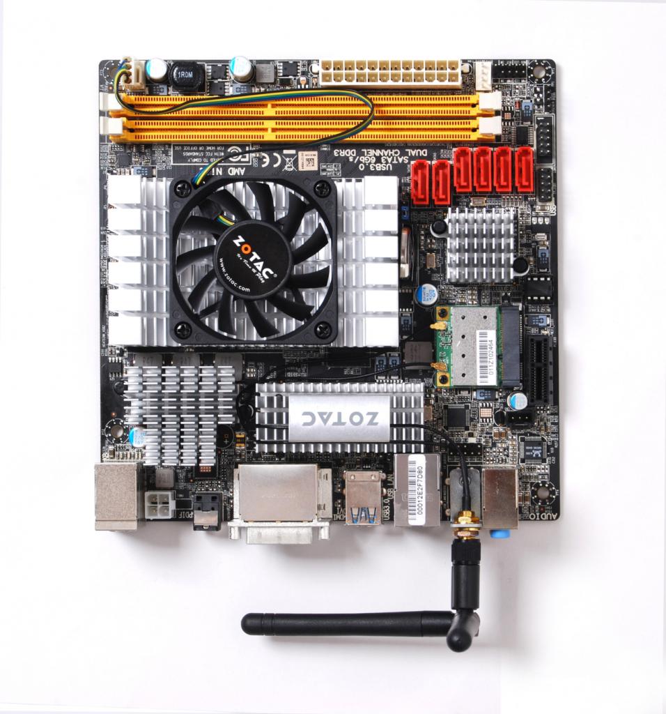 [15/12/2010] M880G-ITX Wifi und 880G-ITX Wifi: (8)