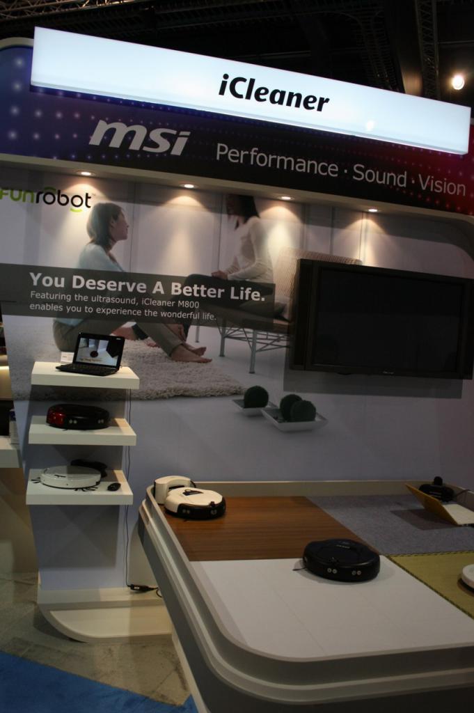 [10/01/2011] CES 2011: Staubsauger-Roboter bei MSI (2)