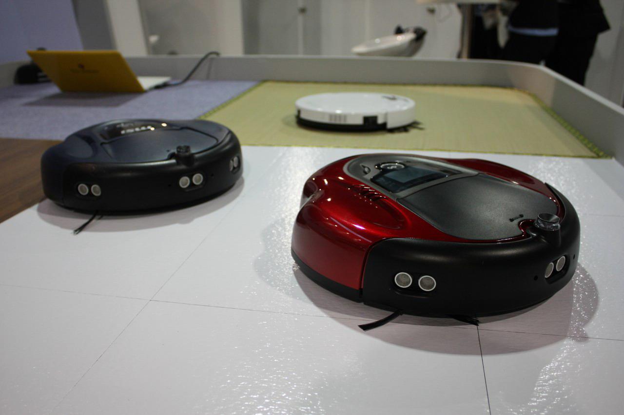 [10/01/2011] CES 2011: Staubsauger-Roboter bei MSI (4)