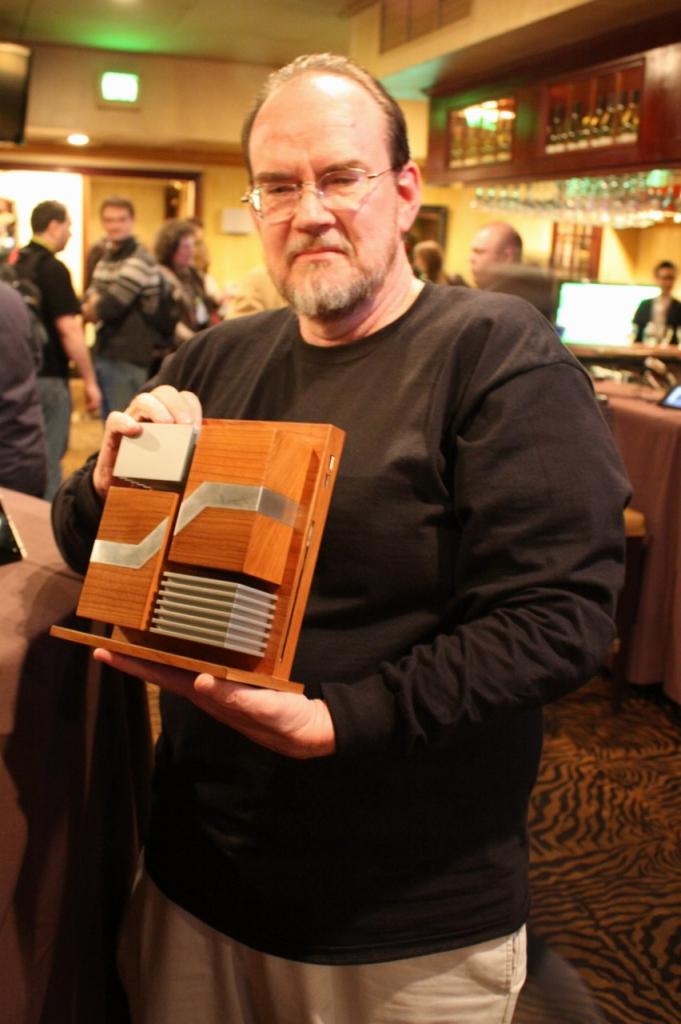 [10/01/2011] Model 11: Jeffrey Stephenson und der PC im Kirschholzgehäuse (9)