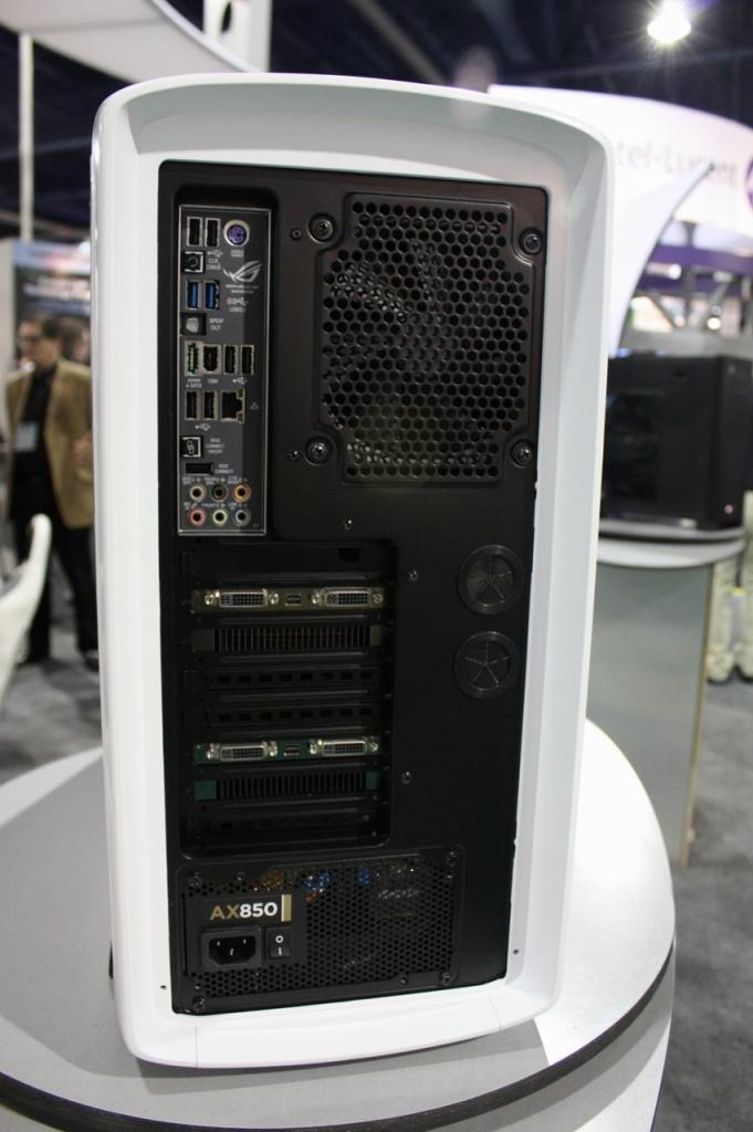 [10/01/2011] Corsair Graphite 600T: Nun als limitierte Special-Edition in weiß (2)