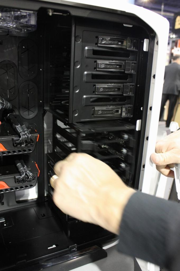 [10/01/2011] Corsair Graphite 600T: Nun als limitierte Special-Edition in weiß (4)