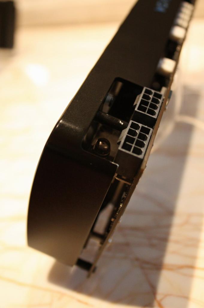 [10/01/2011] Evga mit Dual-GF11x-Karte (3)