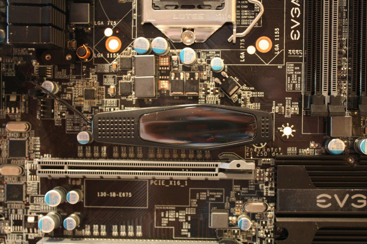 [11/01/2011] Update: Neue Fotos des EVGA P67 SLI