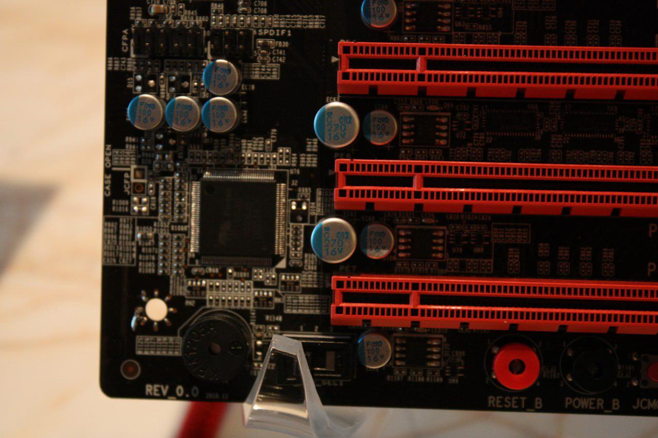 [11/01/2011] Update: Neue Fotos des EVGA P67 SLI (2)
