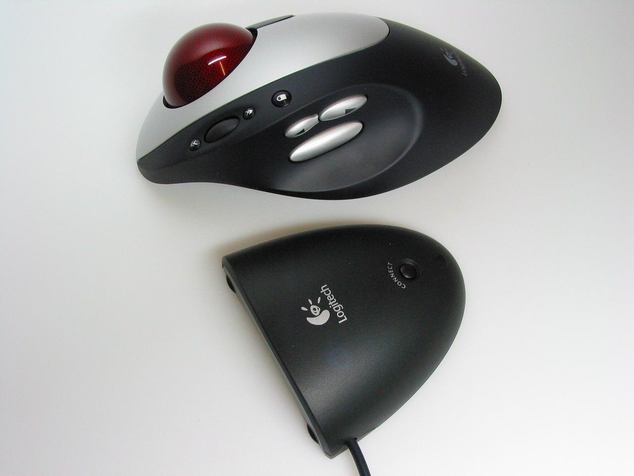[20/01/2011] Eine ähnliche Frage stellt sich hier: Wieso in aller Welt muss ein Trackman kabellos sein? Jaaa, manch einer kommt jetzt mit 