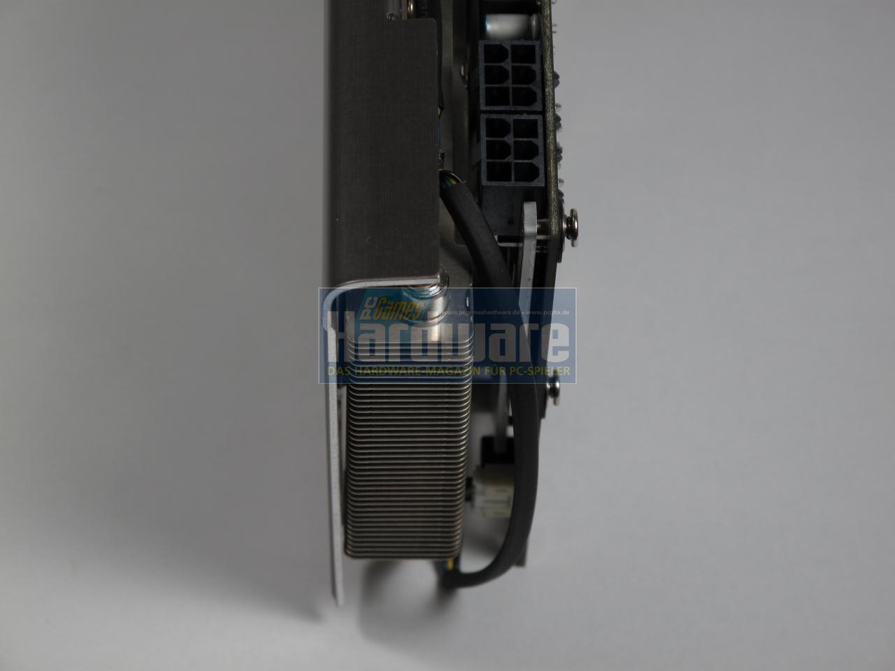 [07/01/2011] MSI R6950 Twin Frozr II frisch von der CES im PCGH-Testlabor angekommen (3)
