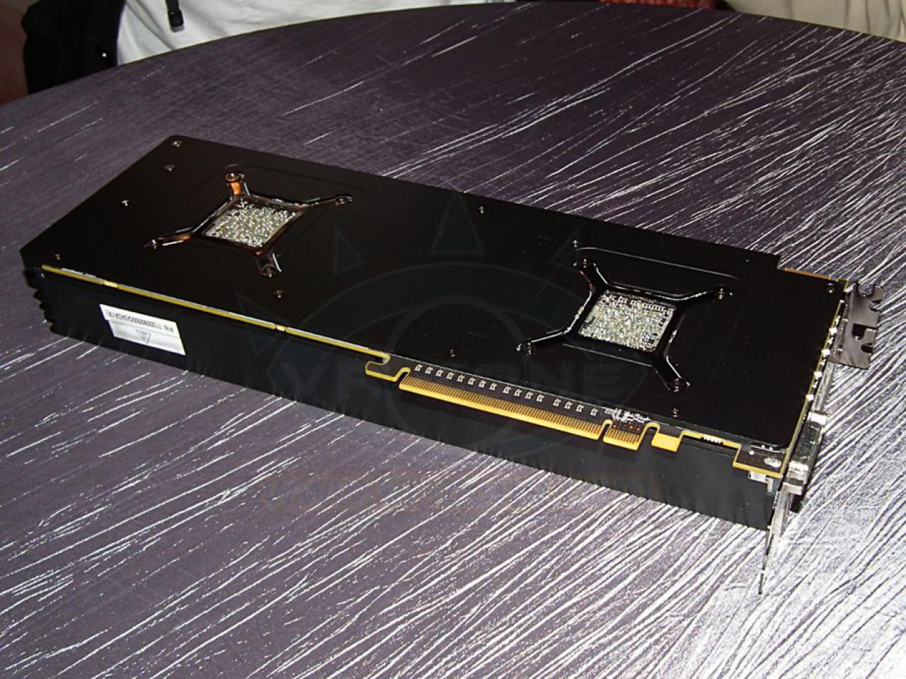 [26/01/2011] Radeon HD 6990 (6)
