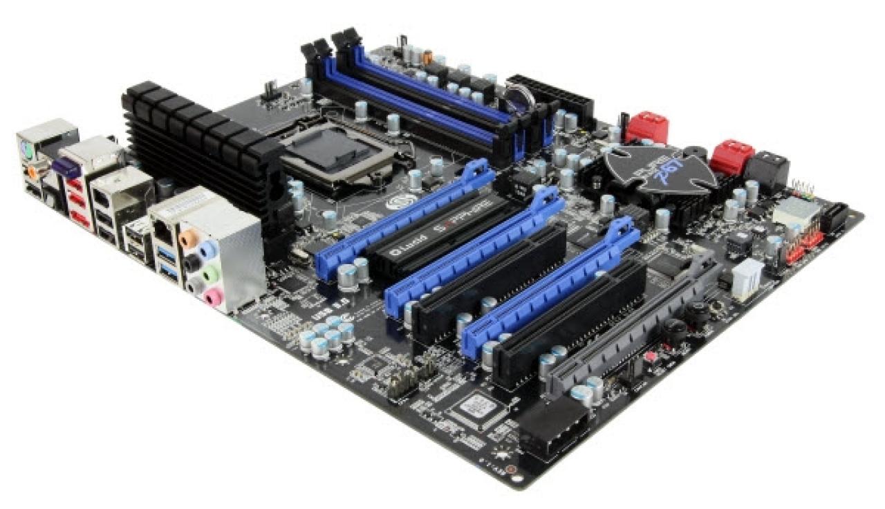 [14/01/2011] Sapphire Pure Black P67 001