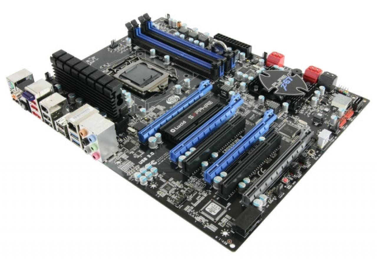 [14/01/2011] Sapphire Pure Black P67 003