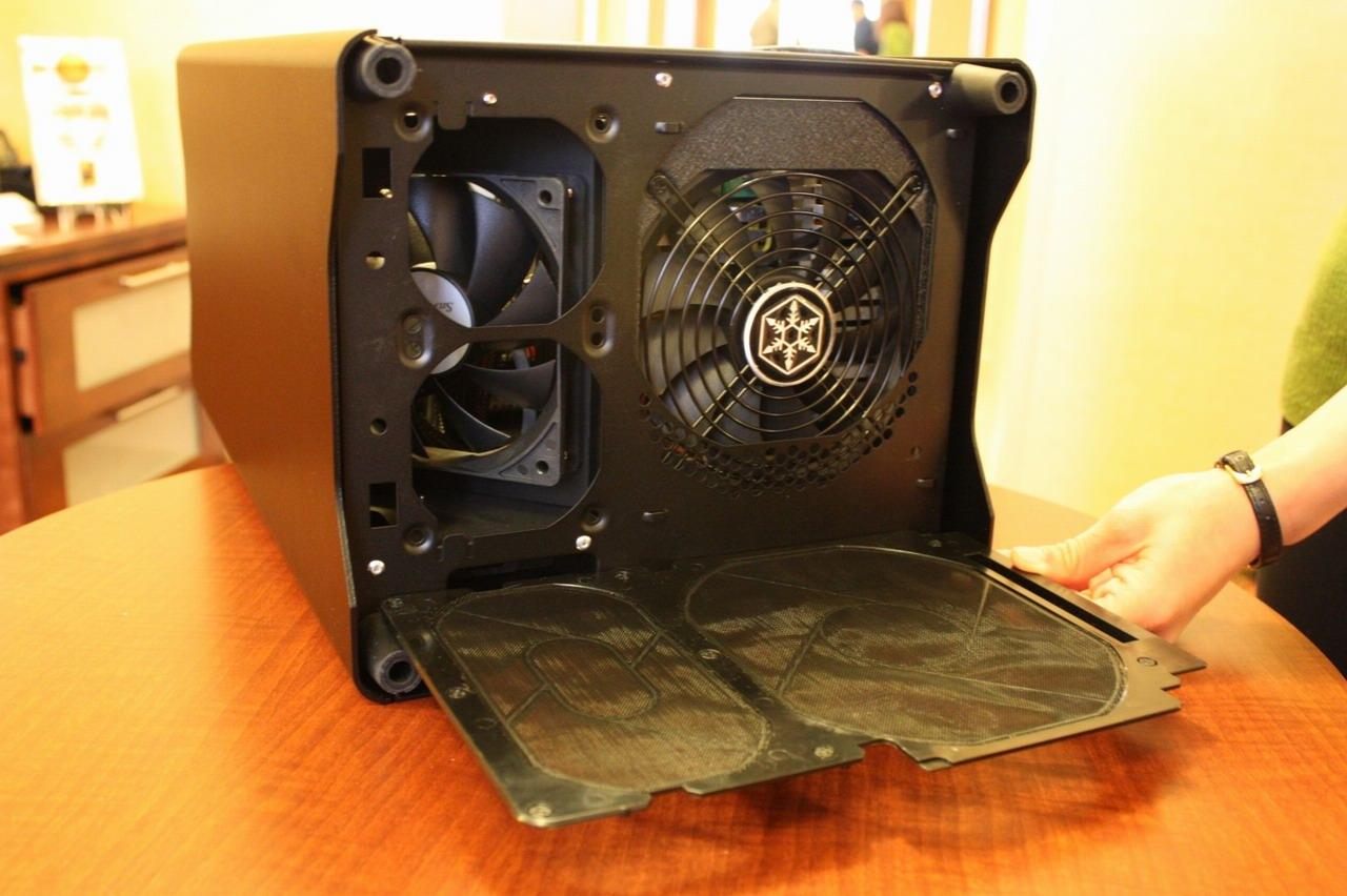 [10/01/2011] CES 2011: Silverstone zeigt Fortress FT03 (6)
