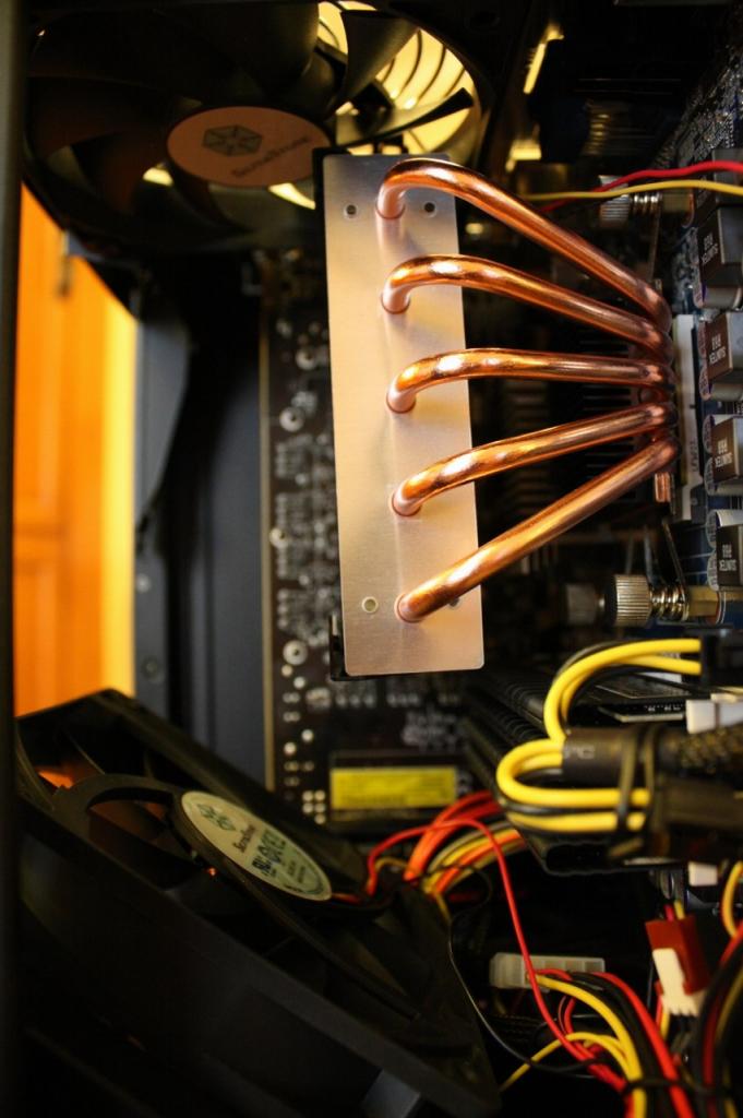 [10/01/2011] CES 2011: Silverstone zeigt Fortress FT03 (8)