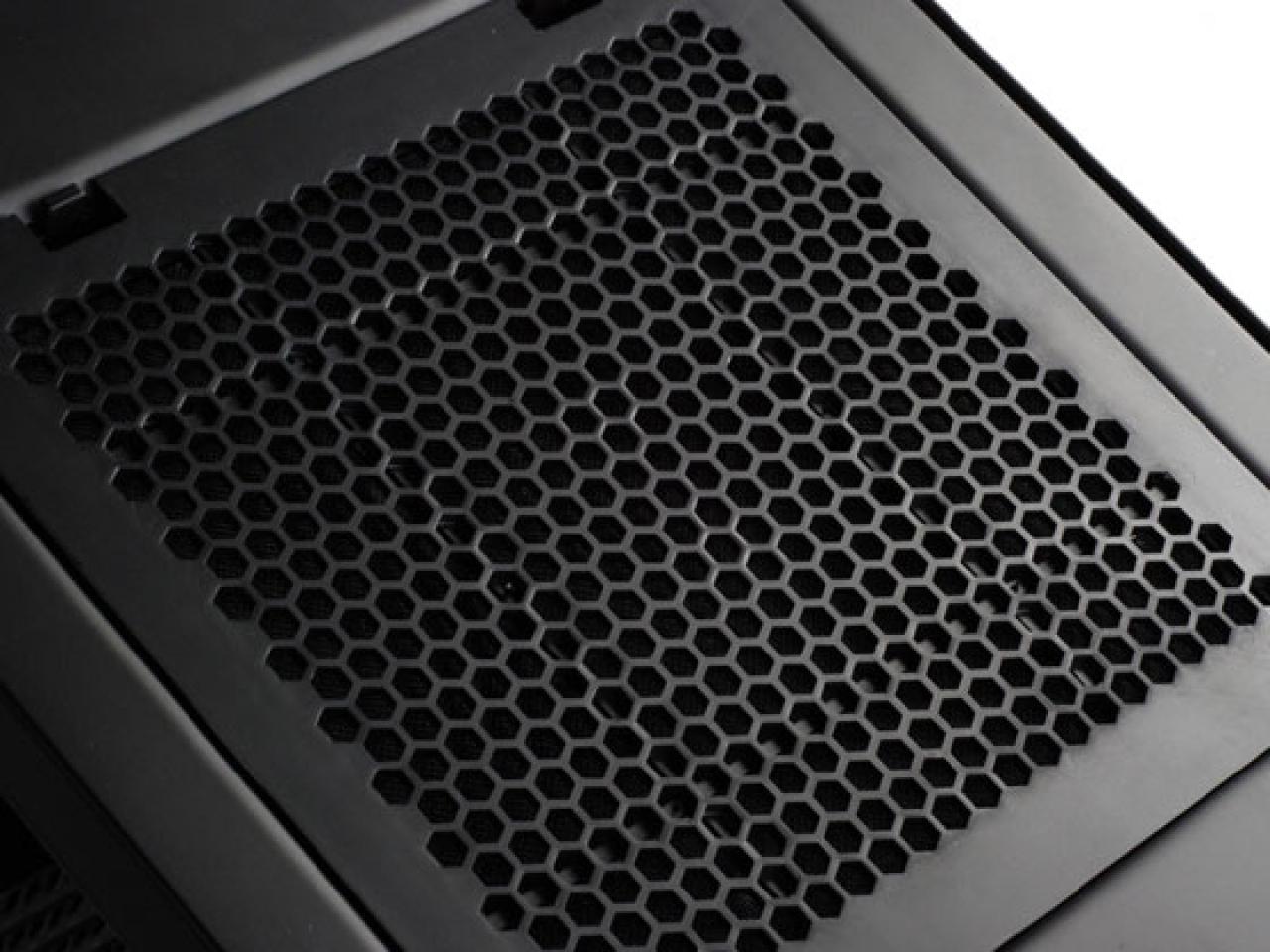 [17/01/2011] Silverstone Raven 2 Evolution: Raven 2 verbessert und nun auch in weiß (13)