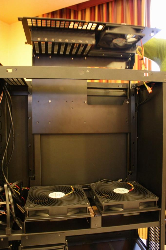 [10/01/2011] CES 2011: Silverstone zeigt Temjin TJ11 (5)