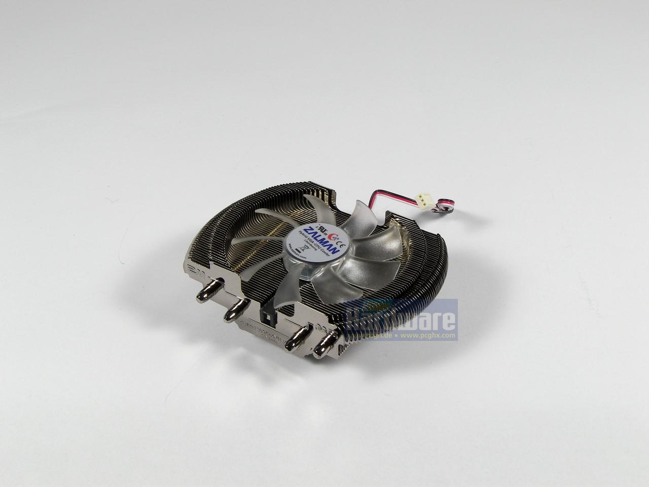 [21/01/2011] Zalman VF2000 LED: Dieses kompakte Modell lässt sich auf Grafikkarten und CPUs verwenden.