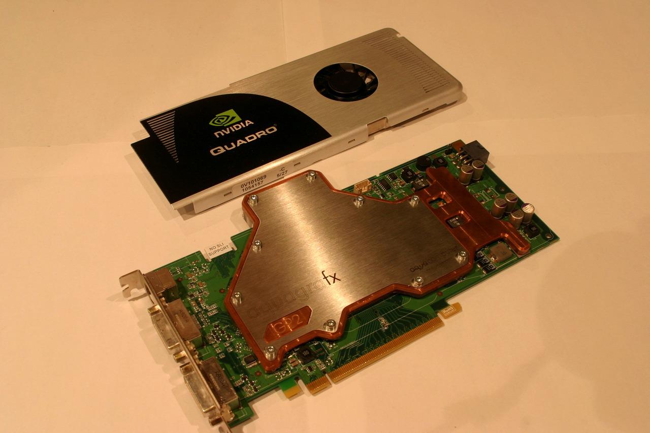 [07/01/2011] Wakü trifft Slim-Tower trifft Casemodder: Wenn die Grafikkarte das Gehäuse sprengt (4)