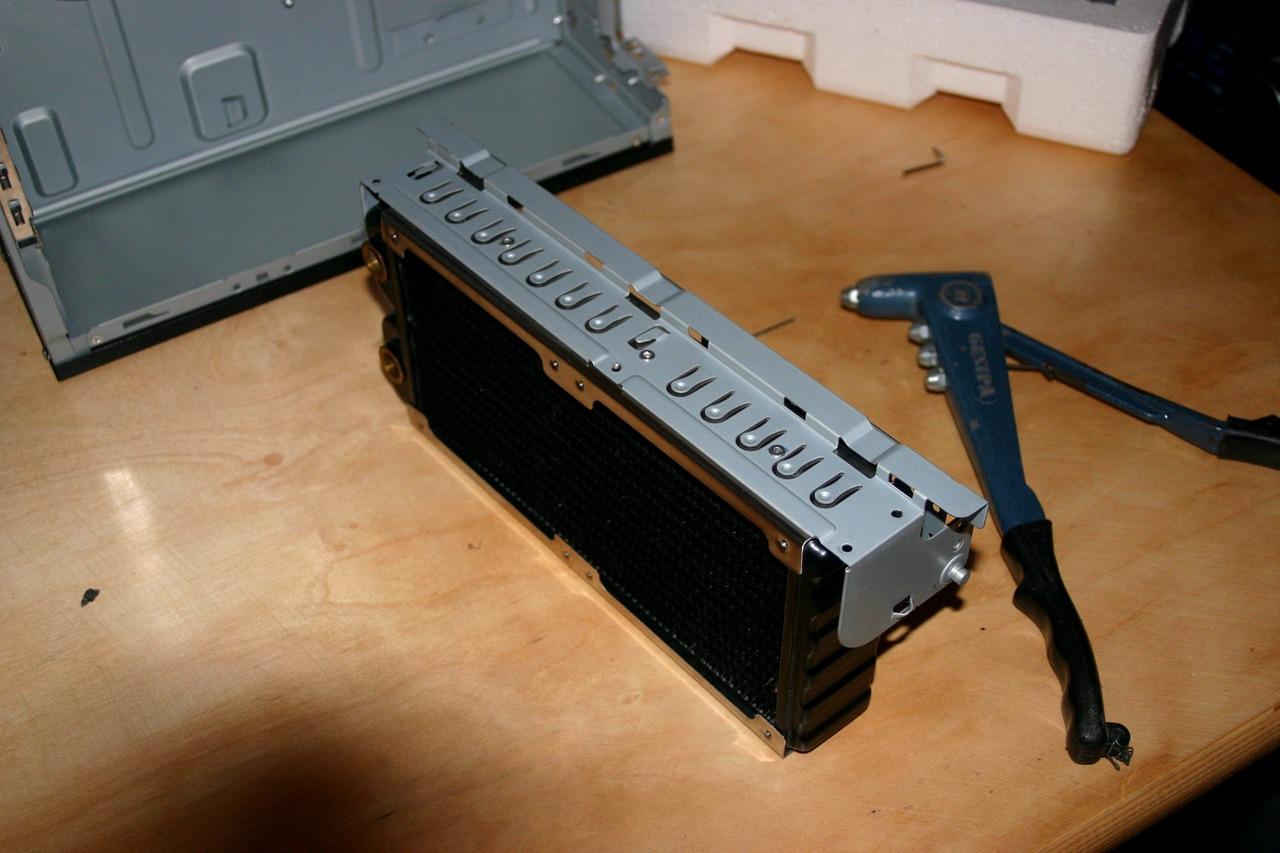 [07/01/2011] Wakü trifft Slim-Tower trifft Casemodder: Wenn die Grafikkarte das Gehäuse sprengt (15)
