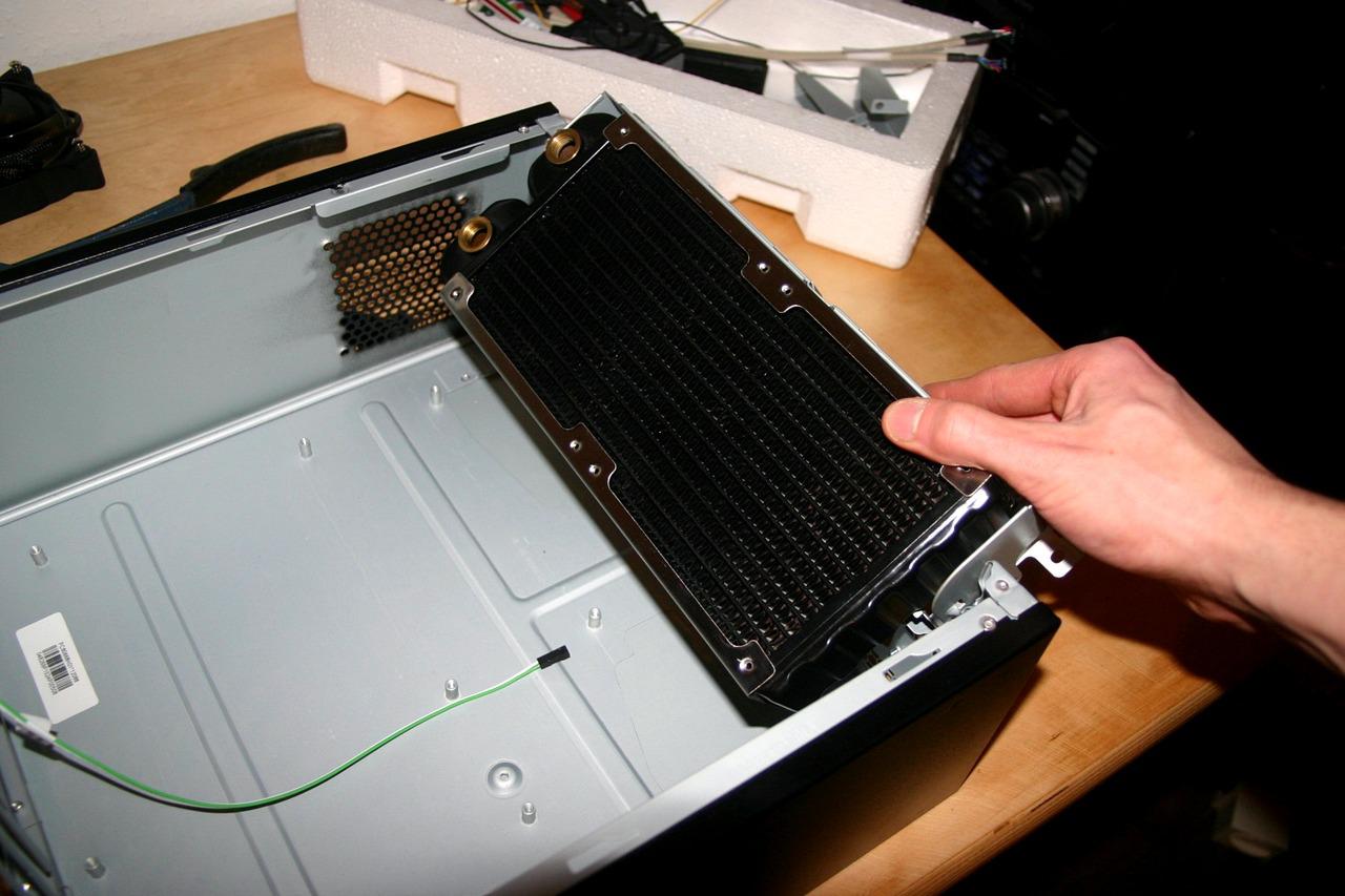 [07/01/2011] Wakü trifft Slim-Tower trifft Casemodder: Wenn die Grafikkarte das Gehäuse sprengt (18)