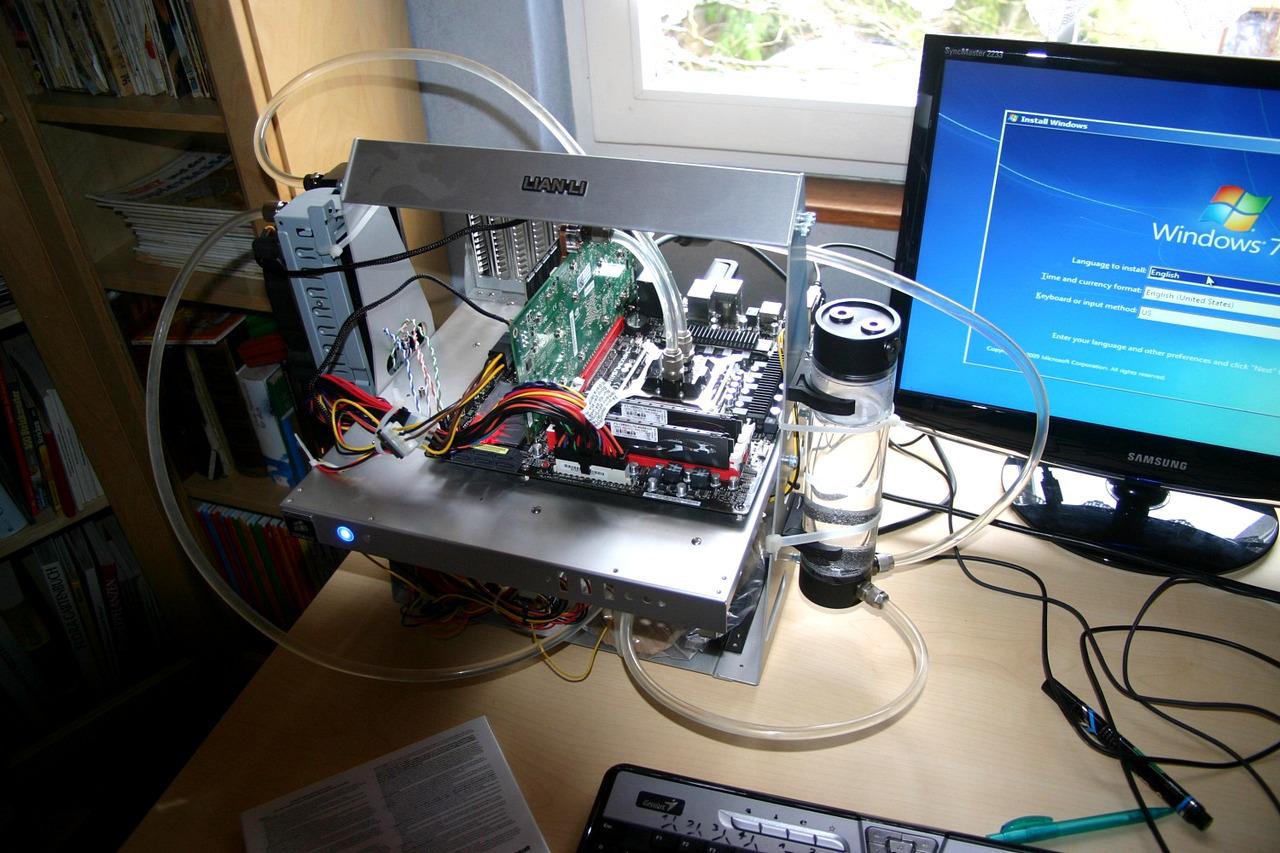 [07/01/2011] Wakü trifft Slim-Tower trifft Casemodder: Wenn die Grafikkarte das Gehäuse sprengt (20)