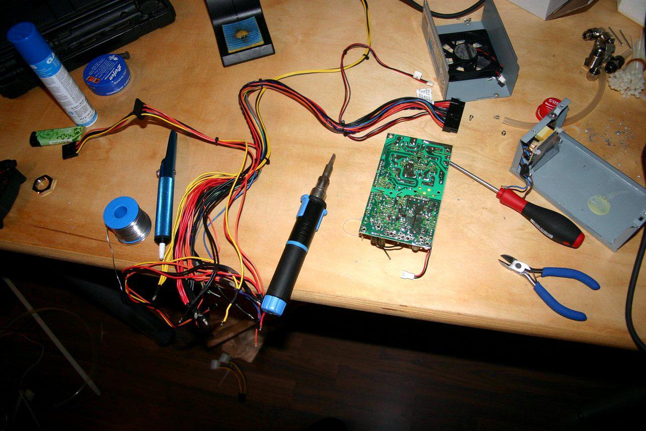 [07/01/2011] Wakü trifft Slim-Tower trifft Casemodder: Wenn die Grafikkarte das Gehäuse sprengt (22)
