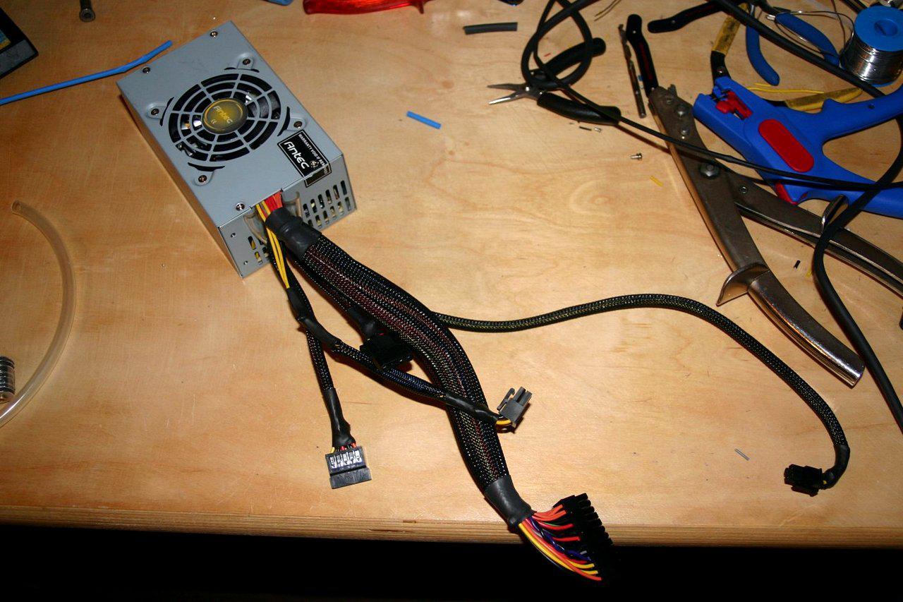 [07/01/2011] Wakü trifft Slim-Tower trifft Casemodder: Wenn die Grafikkarte das Gehäuse sprengt (24)