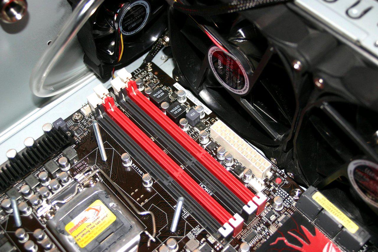 [07/01/2011] Wakü trifft Slim-Tower trifft Casemodder: Wenn die Grafikkarte das Gehäuse sprengt (25)