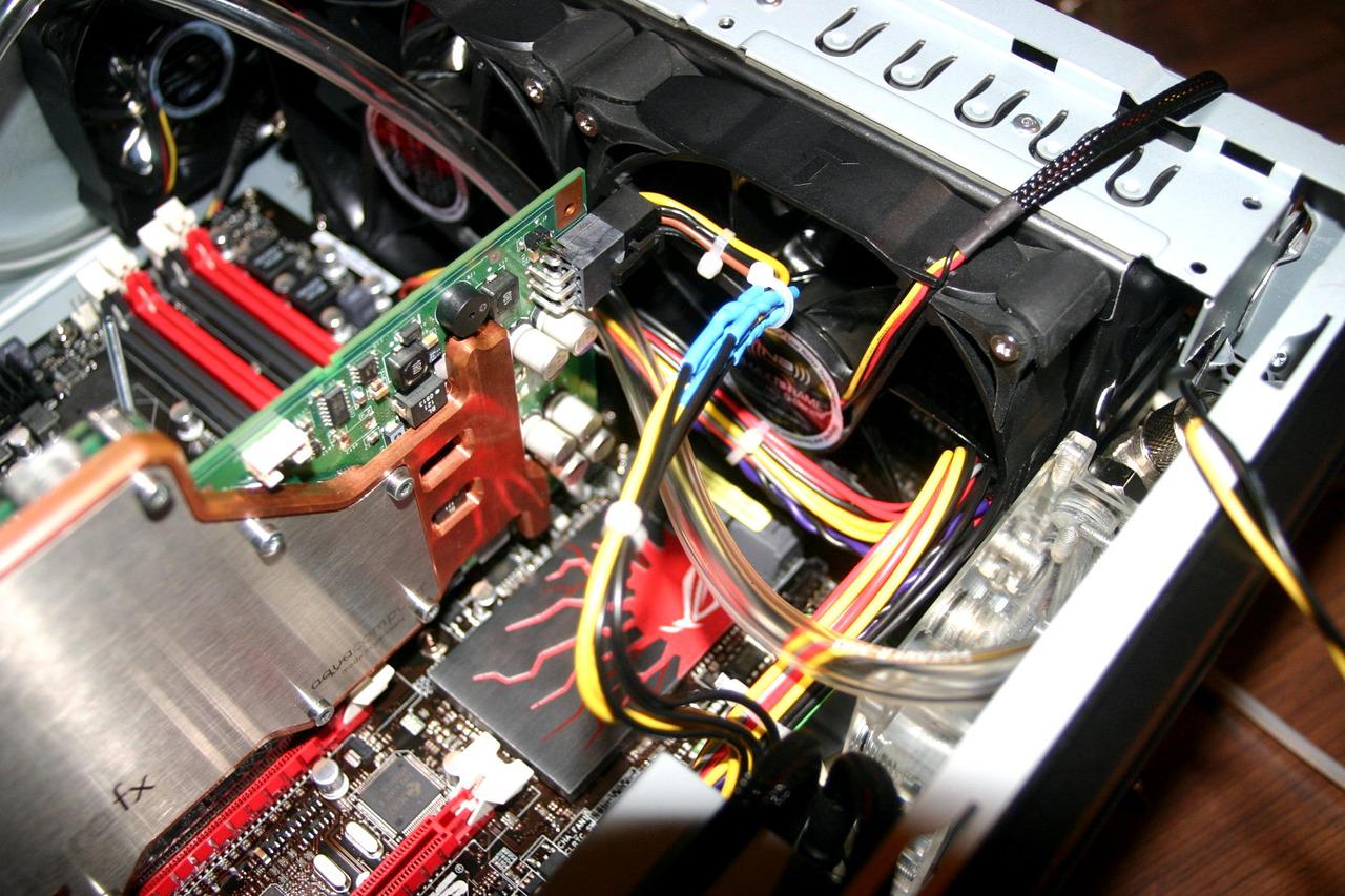 [07/01/2011] Wakü trifft Slim-Tower trifft Casemodder: Wenn die Grafikkarte das Gehäuse sprengt (28)