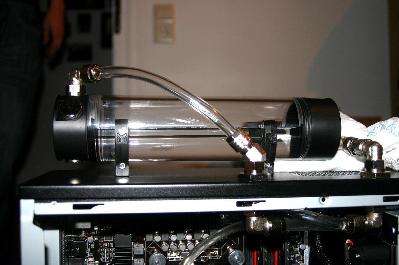 [07/01/2011] Wakü trifft Slim-Tower trifft Casemodder: Wenn die Grafikkarte das Gehäuse sprengt (30)