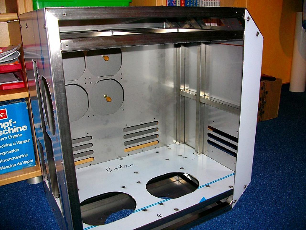 [28/01/2011] Mammut-Casecon-Projekt Stainless Steel - Update: Schrecksekunde nach der Fertigstellung (1)