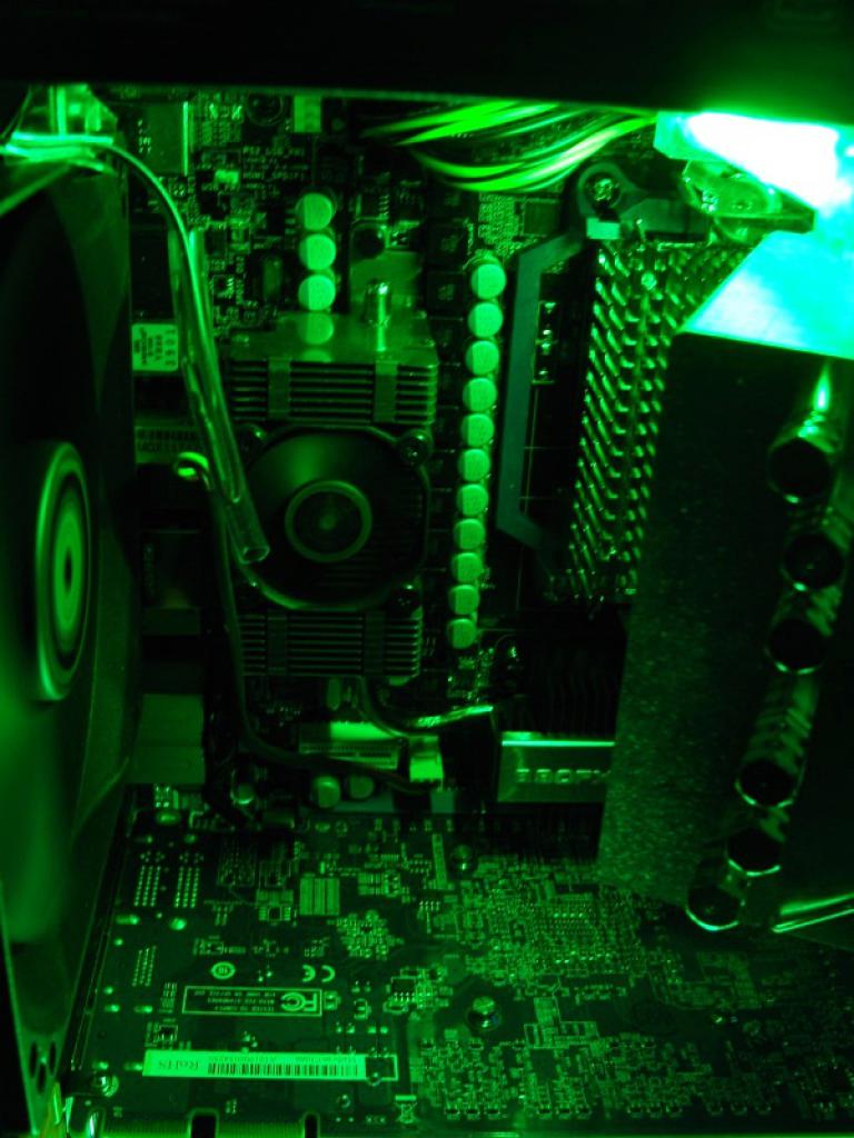 [21/01/2011] Mammuttagebuch zum Casemod-Projekt Aurora: Wakü-PC mit zwei Kreisläufen (10)