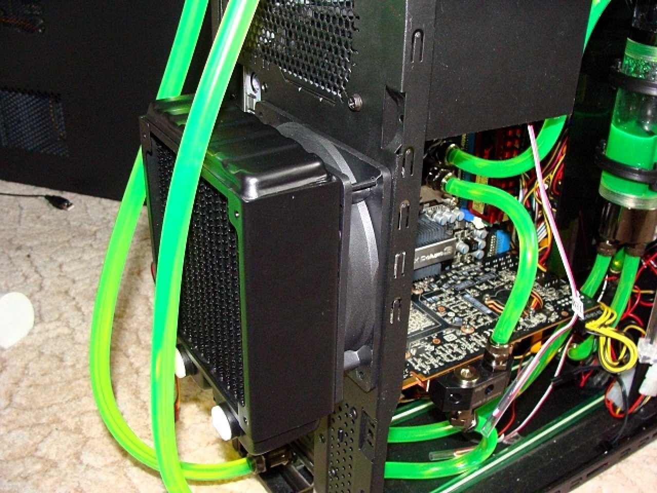 [21/01/2011] Mammuttagebuch zum Casemod-Projekt Aurora: Wakü-PC mit zwei Kreisläufen (116)
