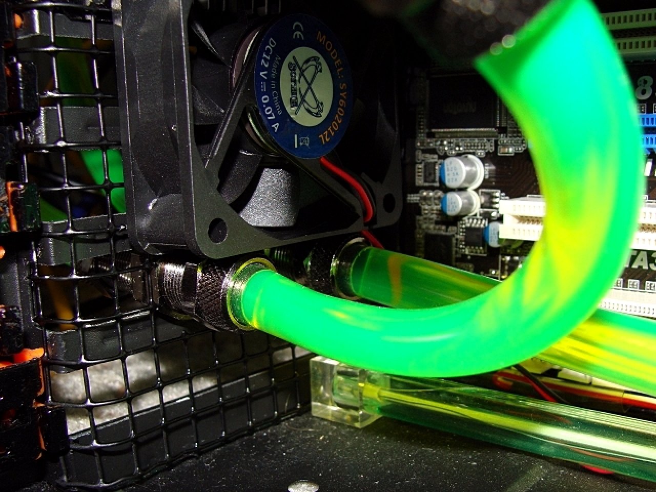 [21/01/2011] Mammuttagebuch zum Casemod-Projekt Aurora: Wakü-PC mit zwei Kreisläufen (124)
