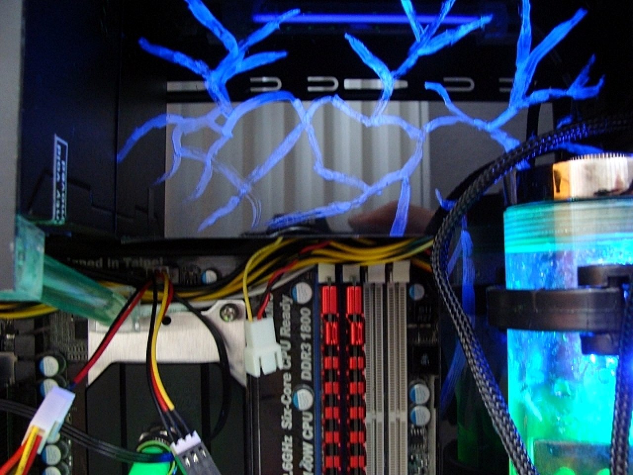 [21/01/2011] Mammuttagebuch zum Casemod-Projekt Aurora: Wakü-PC mit zwei Kreisläufen (129)