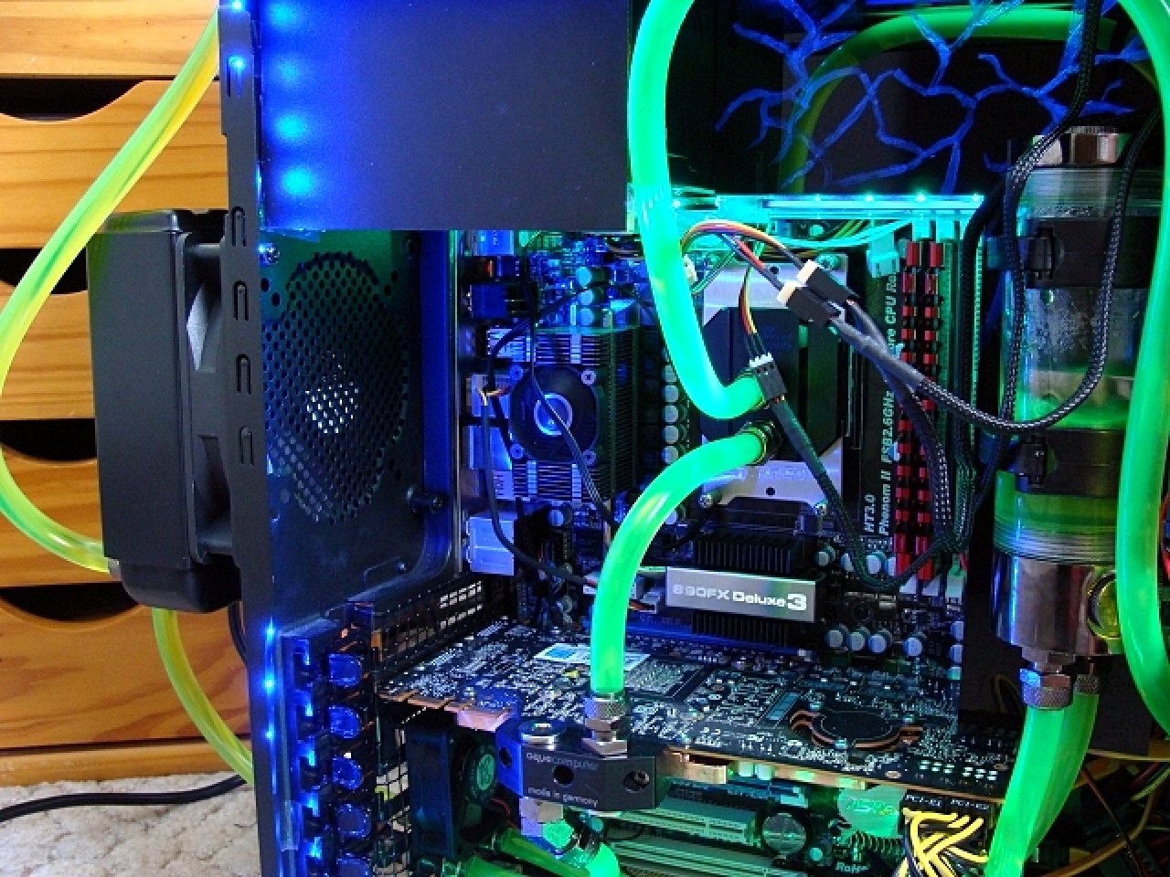 [21/01/2011] Mammuttagebuch zum Casemod-Projekt Aurora: Wakü-PC mit zwei Kreisläufen (130)