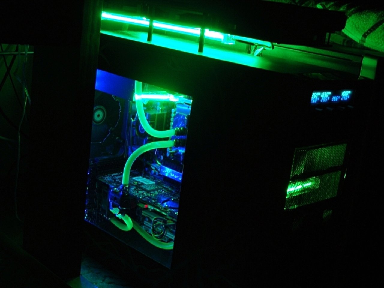 [21/01/2011] Mammuttagebuch zum Casemod-Projekt Aurora: Wakü-PC mit zwei Kreisläufen (140)