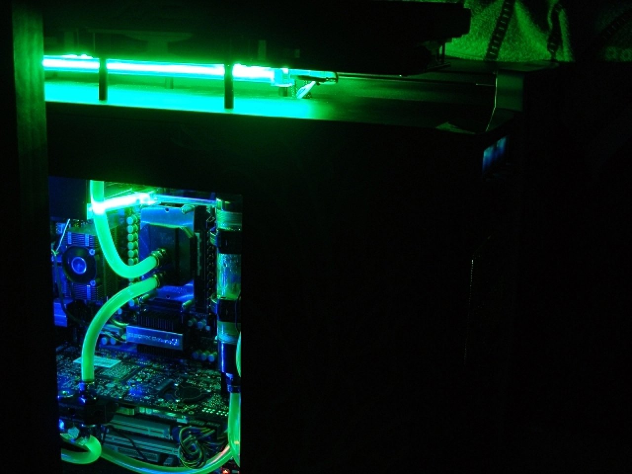 [21/01/2011] Mammuttagebuch zum Casemod-Projekt Aurora: Wakü-PC mit zwei Kreisläufen (141)