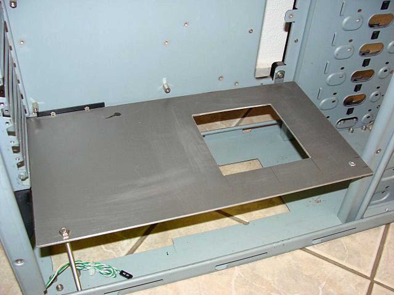 [21/01/2011] Mammuttagebuch zum Casemod-Projekt Aurora: Wakü-PC mit zwei Kreisläufen (198)