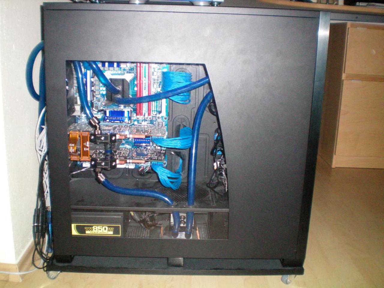 [28/01/2011] Verrückt: Wakü-Casemod mit Heizkörper als Radiator (14)