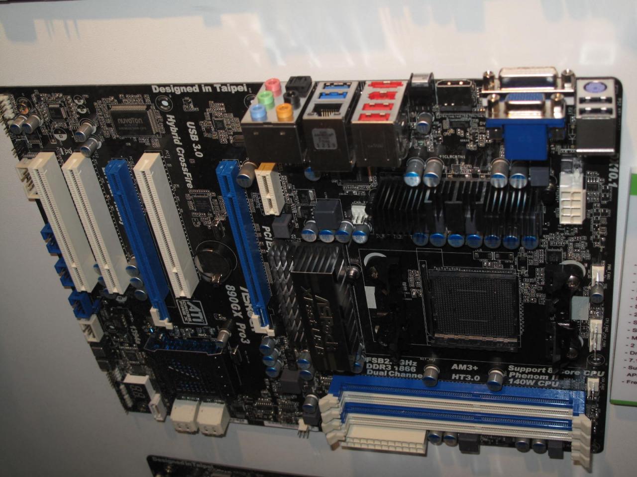 [28/02/2011] Asrock 890GX Pro3 02