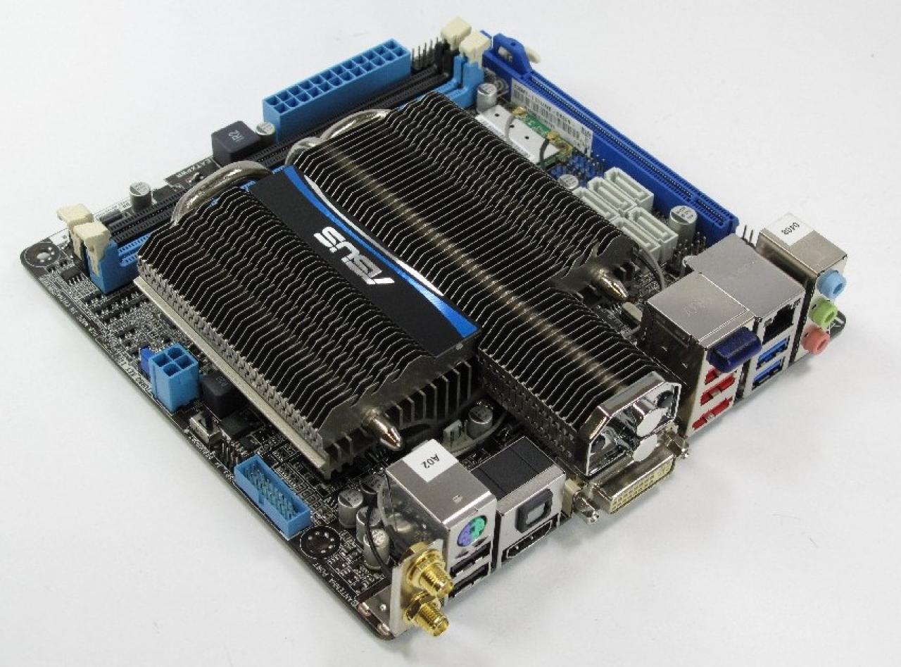 [25/02/2011] Asus E35M1-I Deluxe (02)