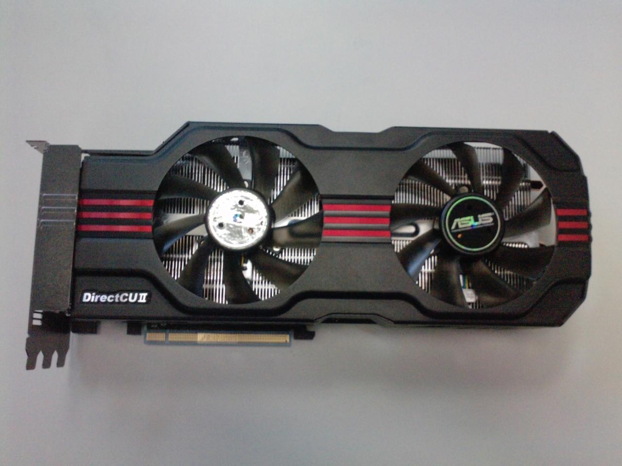 [10/02/2011] Asus Radeon HD 6970 DirectCU II: Neue Fotos der High-End-Karte (4)