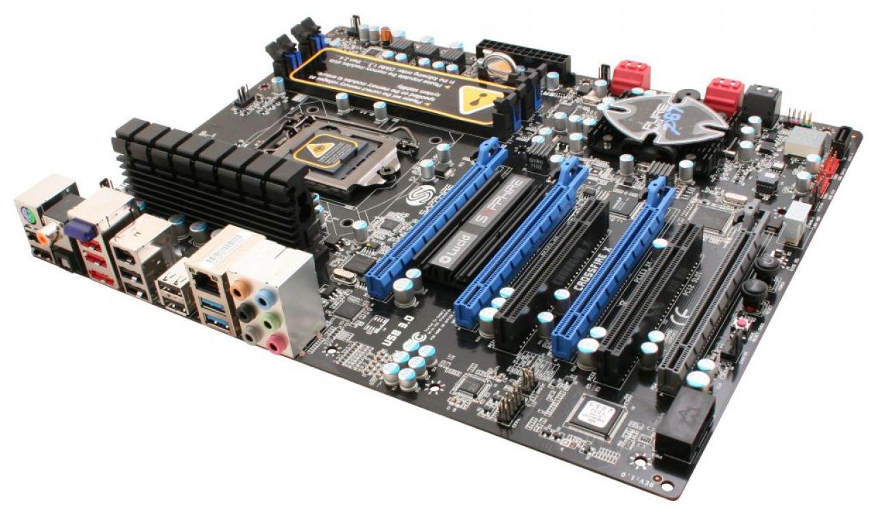 [17/02/2011] Neben einem neuen Mainboard mit X58-Chipsatz präsentiert Sapphire mit dem PURE Black P67 seine erste Sockel-1155-Platine, die ebenfalls mit einem Hydralogix-Chip ausgestattet ist und so den Mischbetrieb von Nvidia- und AMD-Grafikkarten ermöglicht.